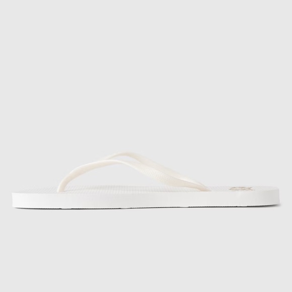 NWT GAP Logo Flip Flops  Color: Bright White  SIZE 7 - Picture 3 of 4